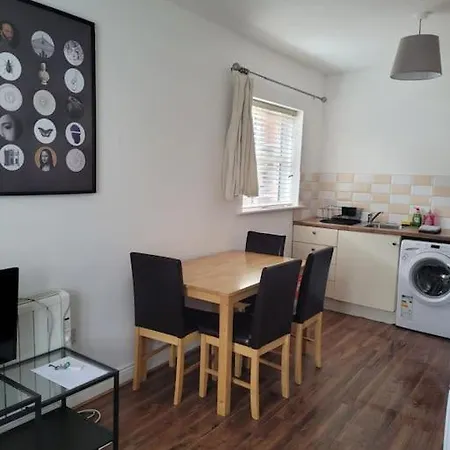 بيت للعطل Stylish 4 Bedroom House